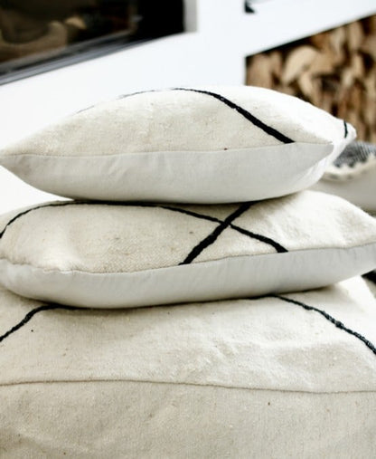 Anzal's Pillow - Black/White